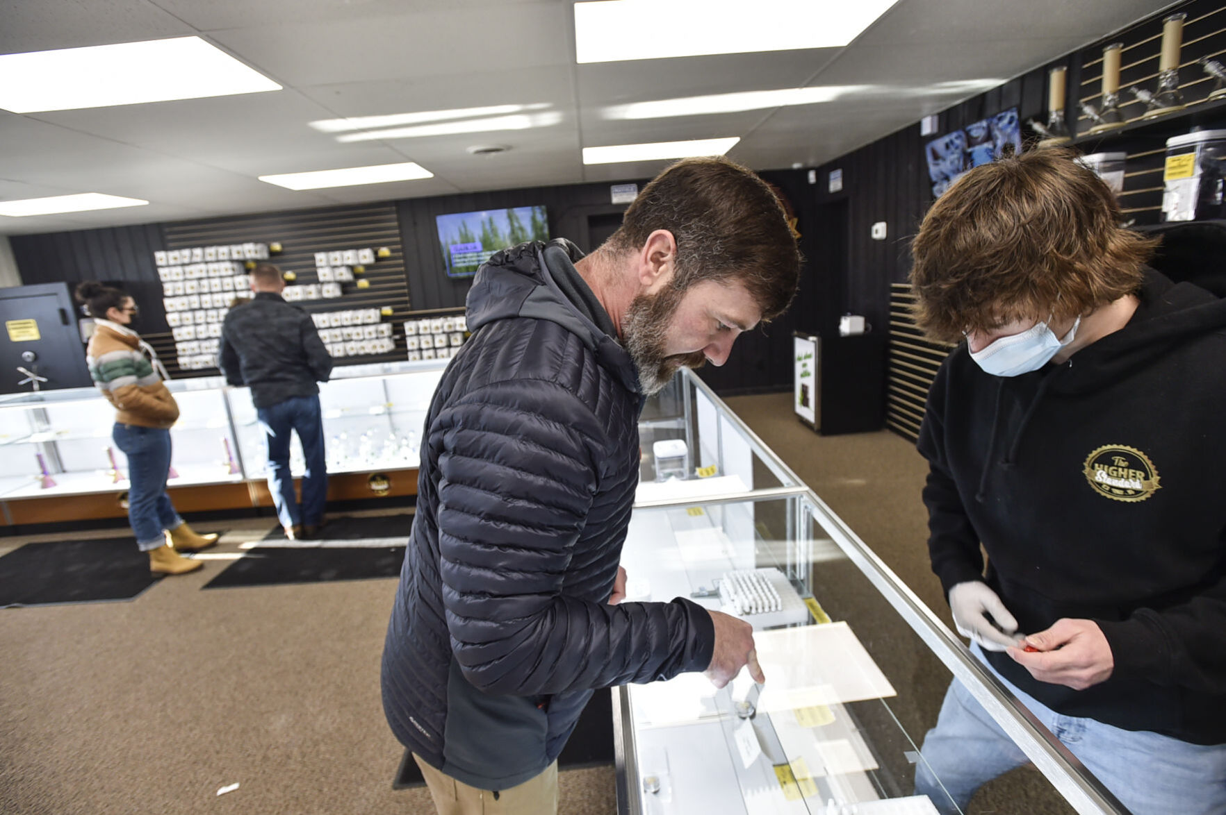 Jeff Radke inquires about concentrate cannabis products